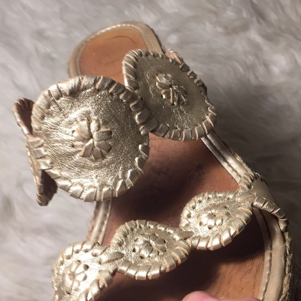 Jack Rogers but leather gold